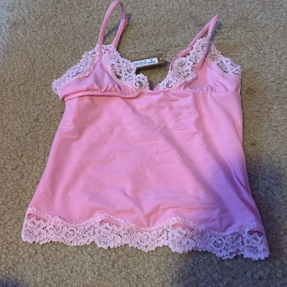 NWT. SKIMS Fits Everybody Lace Cami Bubblegum Tonal. XXS - Picture 2 of 3
